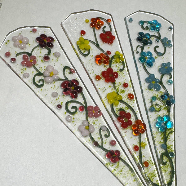 Floral plant stakes
